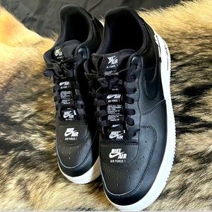 Nike Air Force 1s Special edition Mens 9.5 Black and white